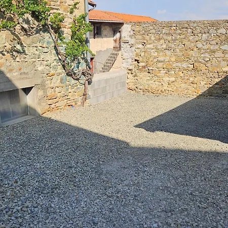 Semesterbostad Maison Vigneronne *